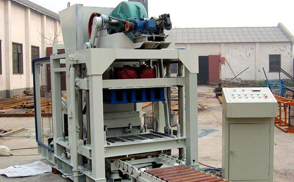 靜壓磚機(jī)